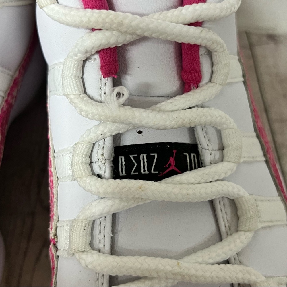 Nike Air Jordan 11 Low Retro XI Pink  Snakeskin AH7860-106 Womens Size 8 - Picture 13 of 14